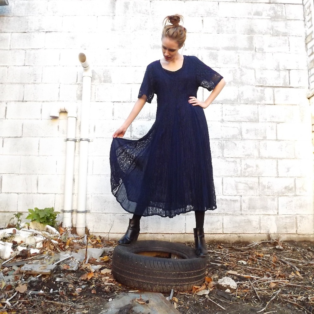 Flowey Lace Dress in Women
